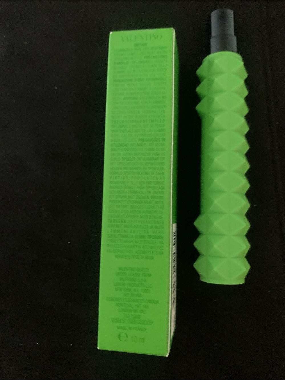Valentino Born in Roma Green Stravaganza Travel Spray - Neon Green Bottle - Picture 3 of 6